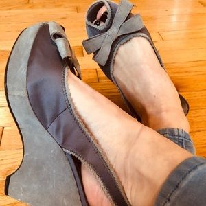 Betsyville grey, sling back heels